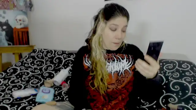 sharonnleon online show from 10/16/25, 09:01