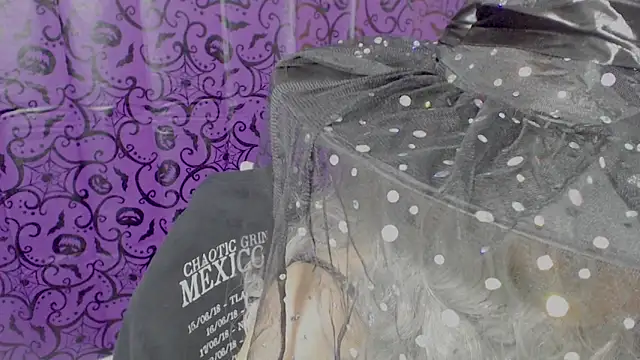 sharonnleon online show from 10/09/25, 09:04