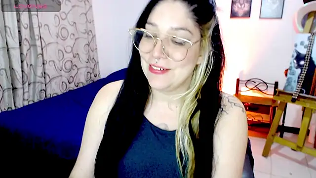 sharonnleon online show from 11/28/25, 03:17