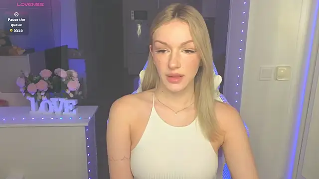 MargaretSweet1 online show from 10/24/25, 11:37