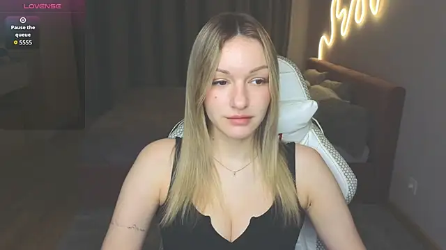 Snapshot of MargaretSweet1 chatting on 02/08/26, 03:26 MargaretSweet1 online show from 02/08/26, 03:26