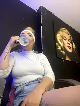 viktoria davis  online show from 10/22/25, 12:32