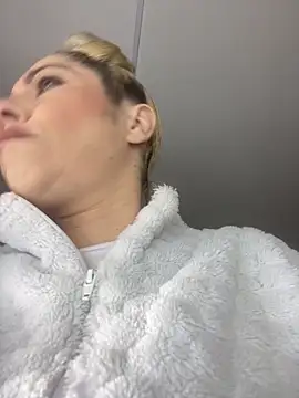 viktoria davis  online show from 02/14/26, 09:37