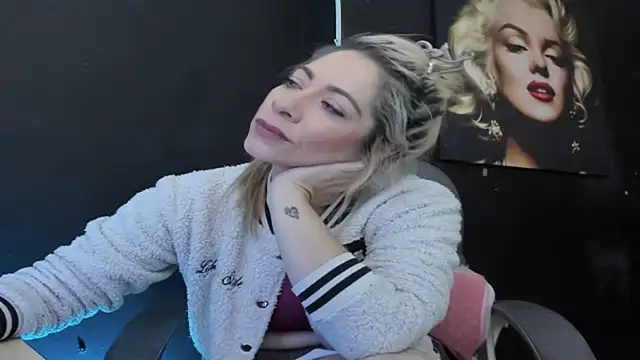 viktoria davis  online show from 02/18/26, 11:56