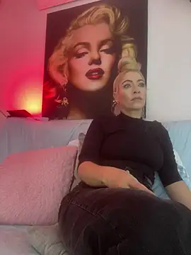 viktoria davis  online show from 06/07/26, 12:05