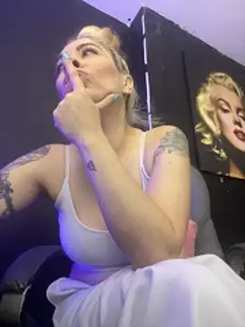 viktoria davis  online show from 10/29/25, 11:58