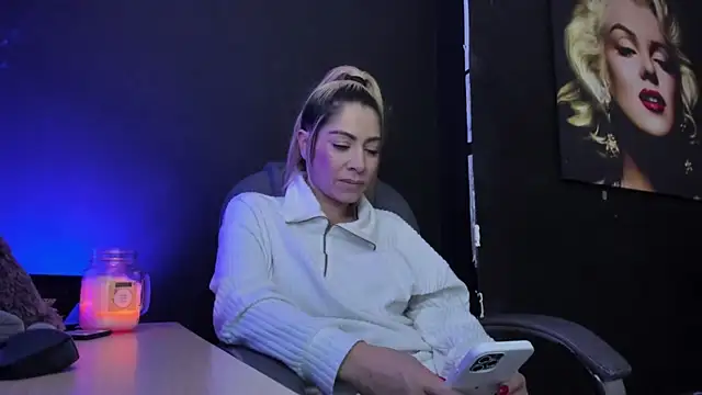 viktoria davis  online show from 09/18/25, 10:35