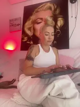 viktoria davis  online show from 05/28/26, 10:04