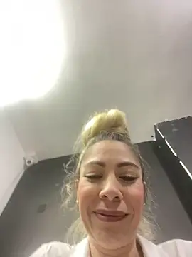 viktoria davis  online show from 03/15/25, 10:22