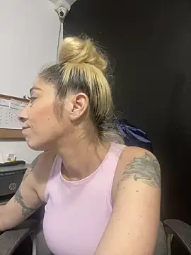 viktoria davis  online show from 03/21/25, 12:40