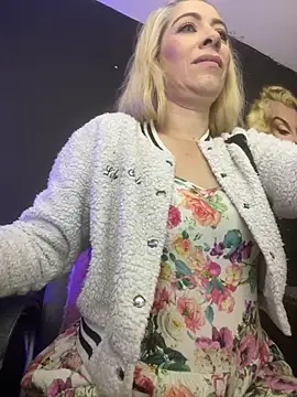 viktoria davis  online show from 10/25/25, 11:05