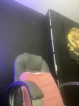 viktoria davis  online show from 10/14/25, 10:42