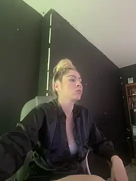 viktoria davis  online show from 03/08/25, 10:56