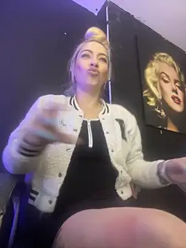 viktoria davis  online show from 10/29/25, 12:31