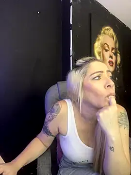 viktoria davis  online show from 11/17/25, 11:53