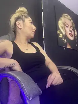 viktoria davis  online show from 02/25/26, 10:31