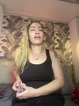 viktoria davis  online show from 04/19/26, 11:29