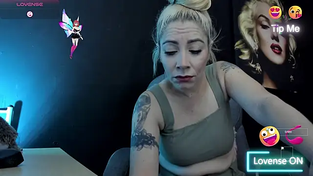 viktoria davis  online show from 10/20/25, 11:38