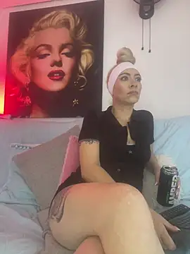 viktoria davis  online show from 06/05/26, 12:15