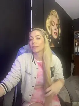 viktoria davis  online show from 11/11/25, 11:42