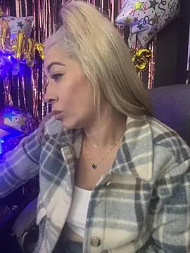 viktoria davis  online show from 12/19/25, 11:40