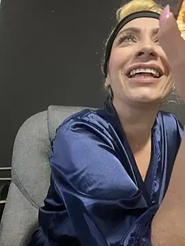 viktoria davis  online show from 03/18/25, 02:29