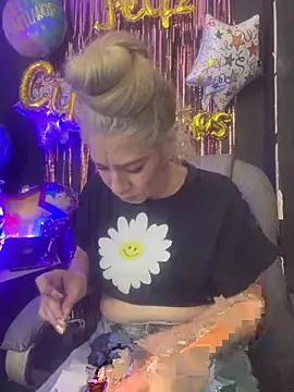 viktoria davis  online show from 12/19/25, 01:53