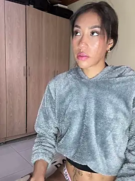 zoe storm online show from 03/25/26, 09:14