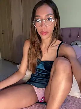 zoe storm online show from 03/06/26, 12:27