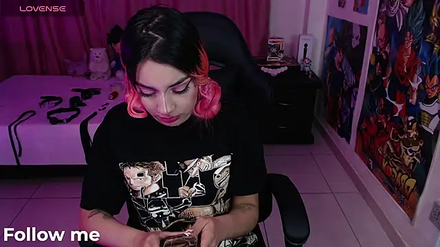Snapshot of lily3_4 chatting on 01/21/25, 05:05 lily3 4 online show from 01/21/25, 05:05