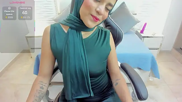 Zulema hamdi online show from 10/17/25, 11:56