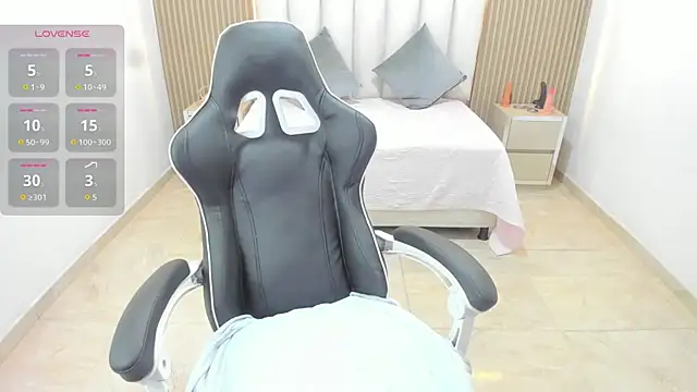 Zulema hamdi online show from 02/24/26, 10:27