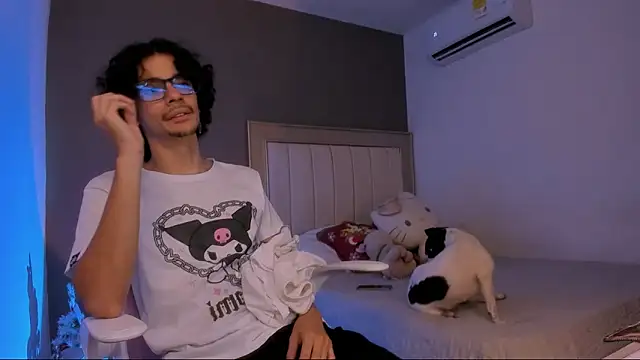 purpleonfir3 online show from 12/18/25, 08:19