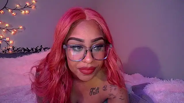 Snapshot of hazelbaby8880 chatting on 03/02/25, 07:32 hazelbaby8880 online show from 03/02/25, 07:32