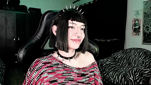 Snapshot of roxy_toxic chatting on 02/03/26, 02:53 roxy toxic online show from 02/03/26, 02:53