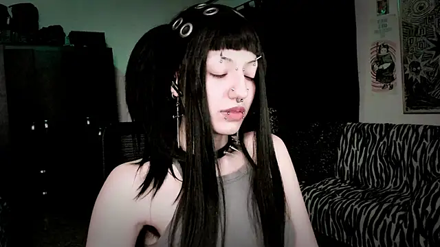 roxy toxic online show from 03/24/26, 01:27