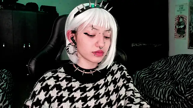 Snapshot of roxy_toxic chatting on 01/10/26, 02:07 roxy toxic online show from 01/10/26, 02:07