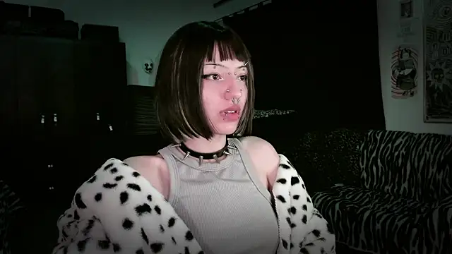 Snapshot of roxy_toxic chatting on 05/15/26, 11:03 roxy toxic online show from 05/15/26, 11:03