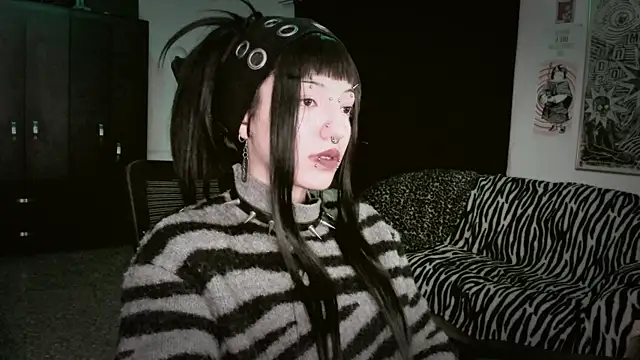 roxy toxic online show from 04/03/26, 01:01