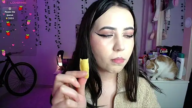 Snapshot of _codeline chatting on 12/23/25, 01:38 codeline online show from 12/23/25, 01:38