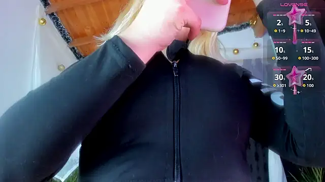 Snapshot of Freydis18 chatting on 02/07/26, 03:36 Freydis18 online show from 02/07/26, 03:36