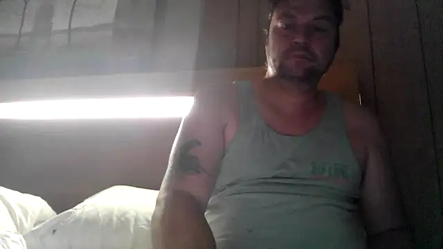 Snapshot of yourcourage1 chatting on 10/02/25, 03:54 yourcourage1 online show from 10/02/25, 03:54