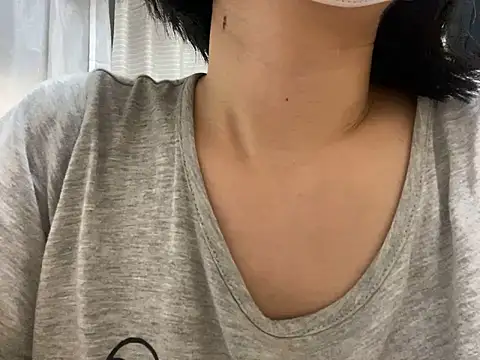 riri riri jp online show from 10/08/25, 11:23