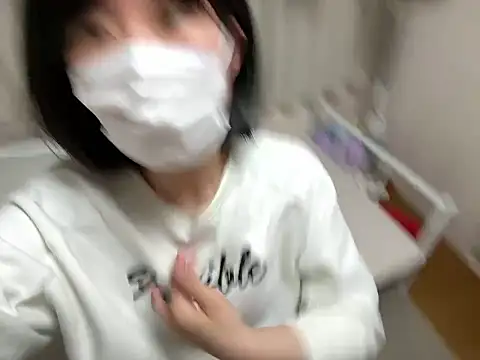 Snapshot of riri_riri_jp chatting on 06/05/26, 12:00 riri riri jp online show from 06/05/26, 12:00