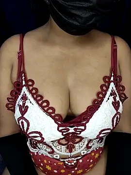 Snapshot of Love_Evaa chatting on 03/02/25, 08:03 Love Evaa online show from 03/02/25, 08:03