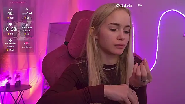 DakotaaJohnnson online show from 12/18/25, 09:47