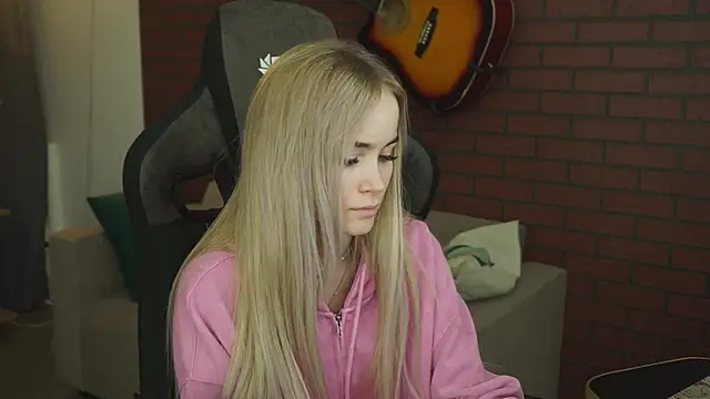 DakotaaJohnnson online show from 11/01/25, 06:19