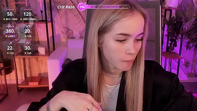 DakotaaJohnnson online show from 11/10/25, 10:42