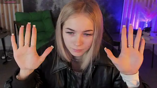 DakotaaJohnnson online show from 11/06/25, 09:13