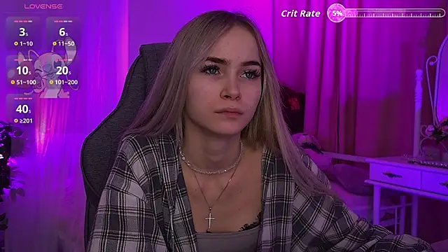 DakotaaJohnnson online show from 10/31/25, 12:24